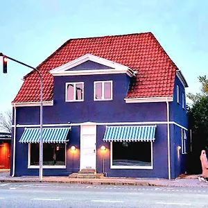 'blue House' In Vintage Villa&garden Gæstehus
